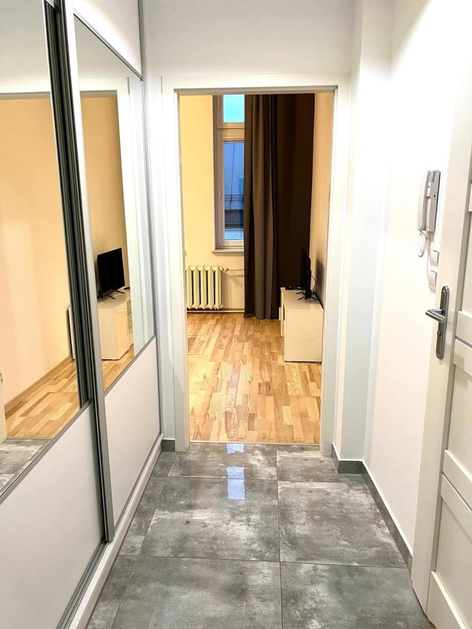 Stylish Apartment In The Centre -By Hik Apartments Varsóvia Exterior foto